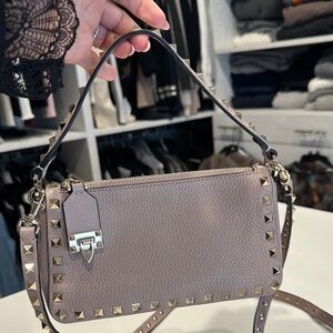 Valentino Garavani Taupe Pebbled Leather Rockstud Crossbody